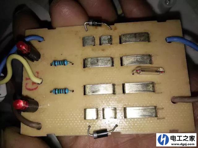 双温双控型电热毯的控制器电路板怎么测试好坏