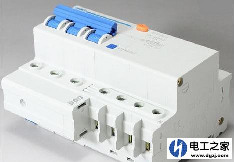 家里配电箱一个空气开关或漏电保护器可以接两三个回路吗