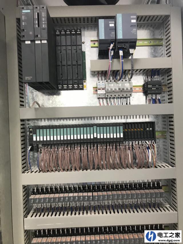 plc怎样与输入输出电气元件连接的