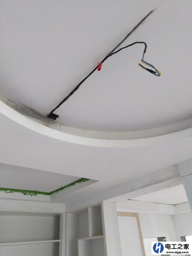 如何解决天花板暗敷电线